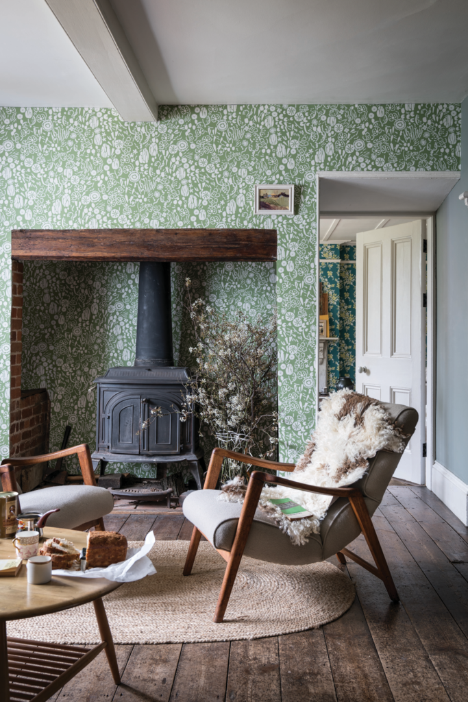 FARROW&BALL BP5804 Atacama / 安心感やリラックス感をもたらすグリーン インテリア!リノベーションに役立つ色の効果とビフォーアフター事例