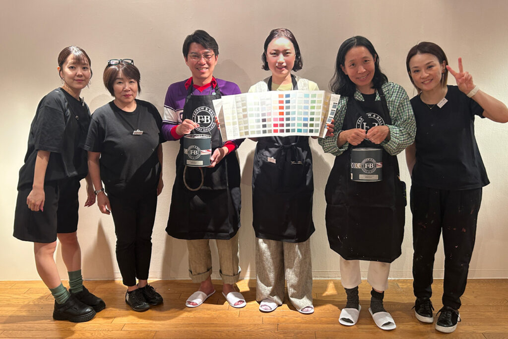 【FARROW&BALL × ザ コンランショップ新宿店】最後はペイントレッスンに参加された皆さんと記念撮影を♪