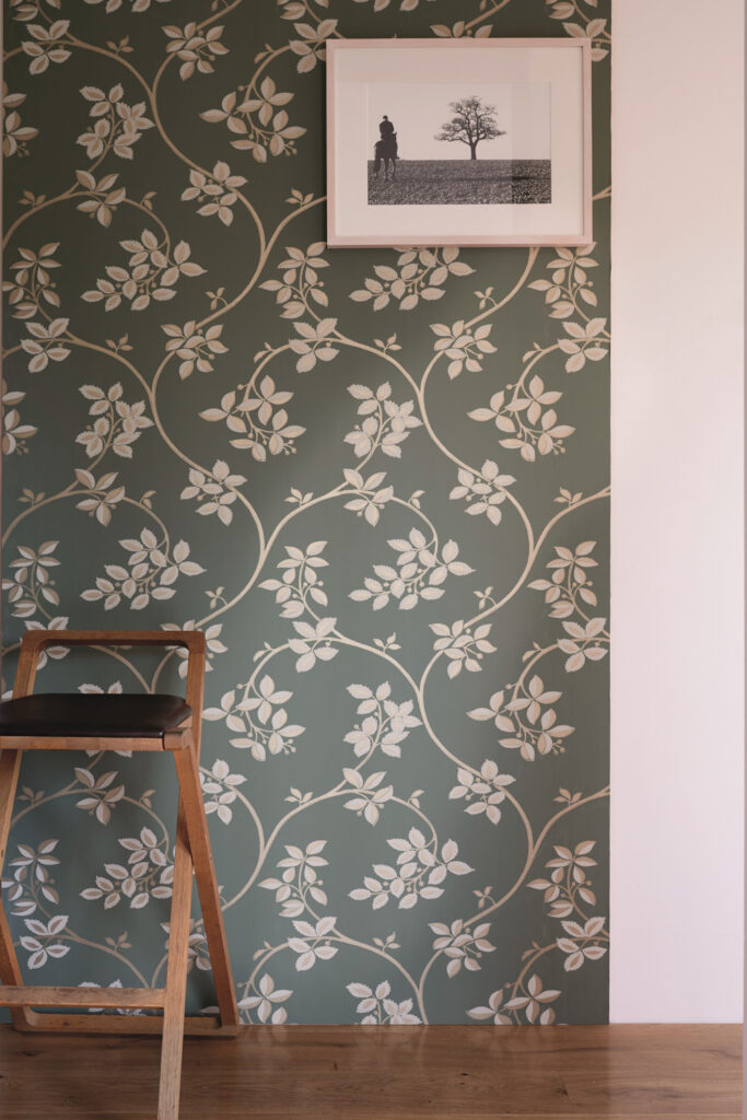 FARROW&BALL BP1654 Ringwold / 安心感やリラックス感をもたらすグリーン インテリア!リノベーションに役立つ色の効果とビフォーアフター事例