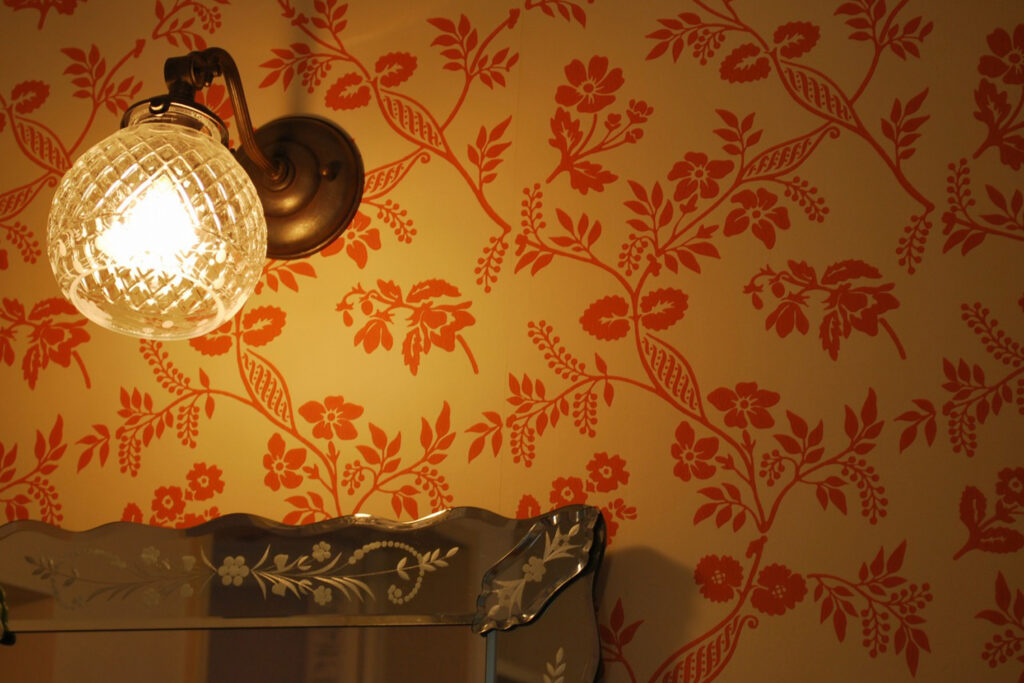 暖色系のボタニカル柄・壁紙 / ヤマダタッケン様 / FARROW&BALL Melrose 1418(Archive)