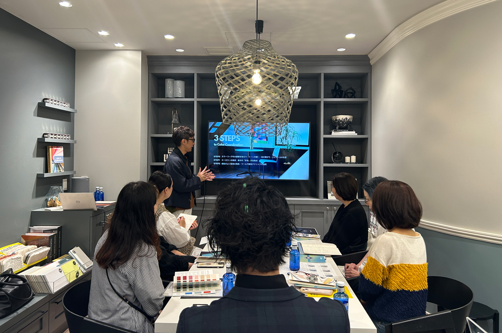 HYGGESCAPE リンダさんとのコラボ「インテリアを劇的に変える!自分だけの配色ワークショップ」