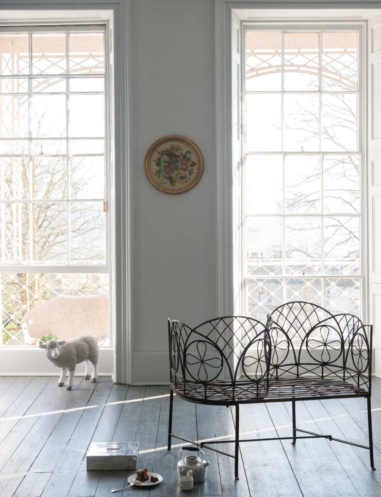 最もクールでモダンなアーキテクチュラルニュートラル / FARROW&BALL No.277 Dimpse