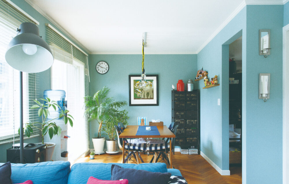 西岡さあや様邸_リビング_FBペイント_82ディックスブルー_HipだとNo.8052_天井Hipcw002-1