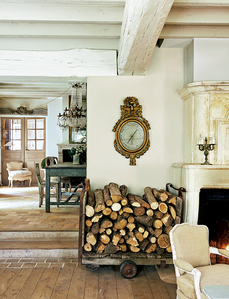 天井・奥壁:No.2003 Pointing / 壁:No.201 Shaded White