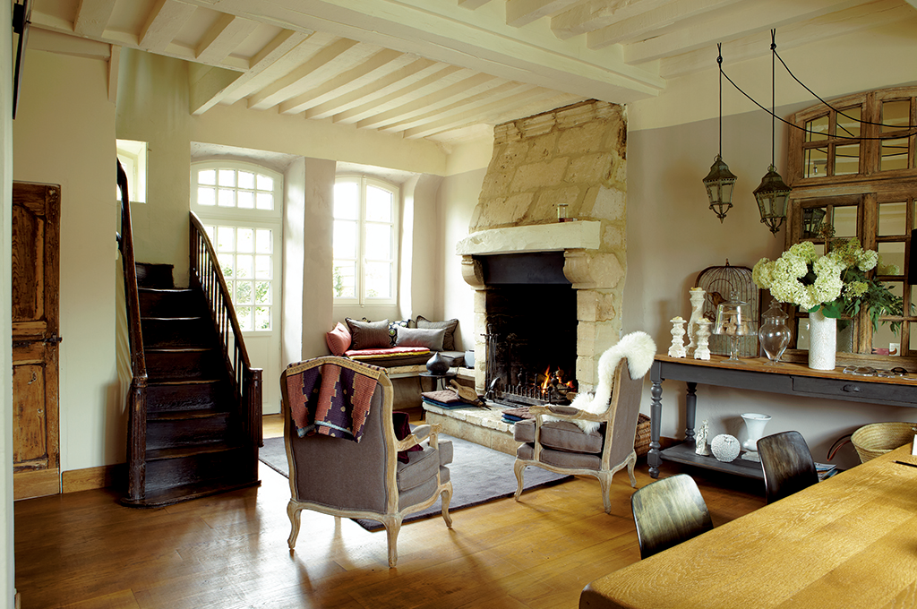 天井・左壁:No.2008 Dimity / 右壁:No.229 Elephant's Breath