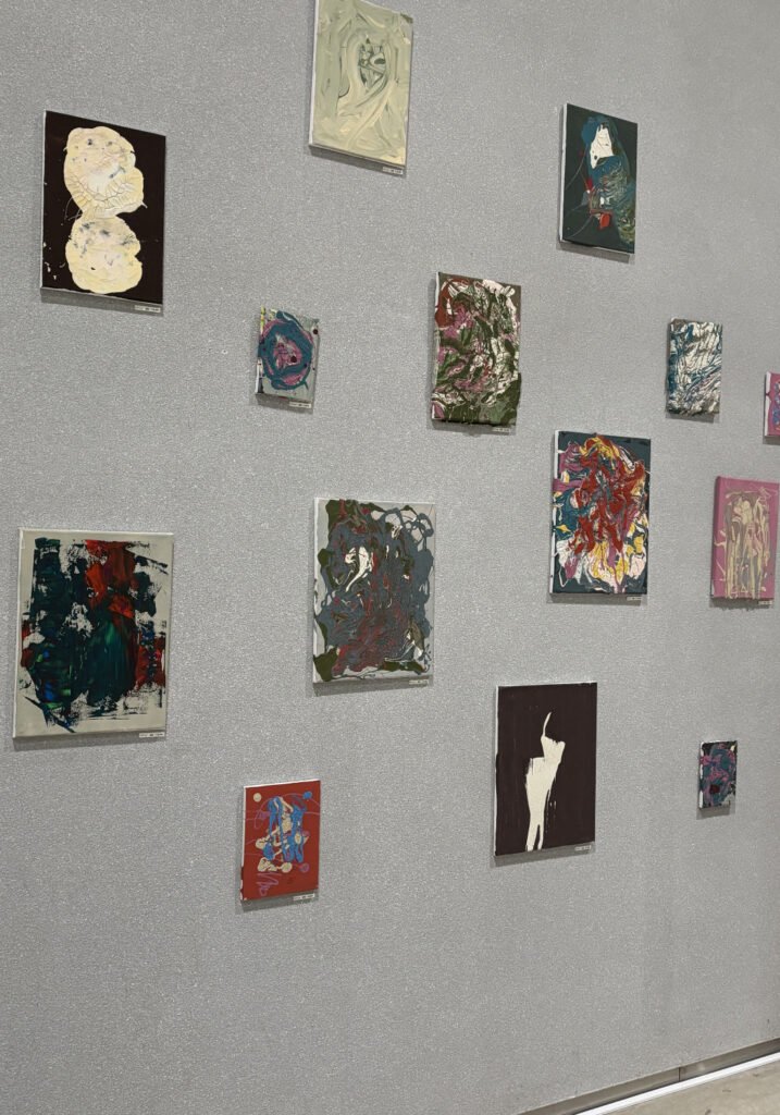 作品の一部には使わなくなったFarrow&Ballの塗料も活用されている